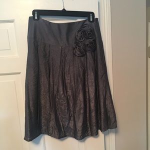 Downeast Size M Gray At the Knee Skirt